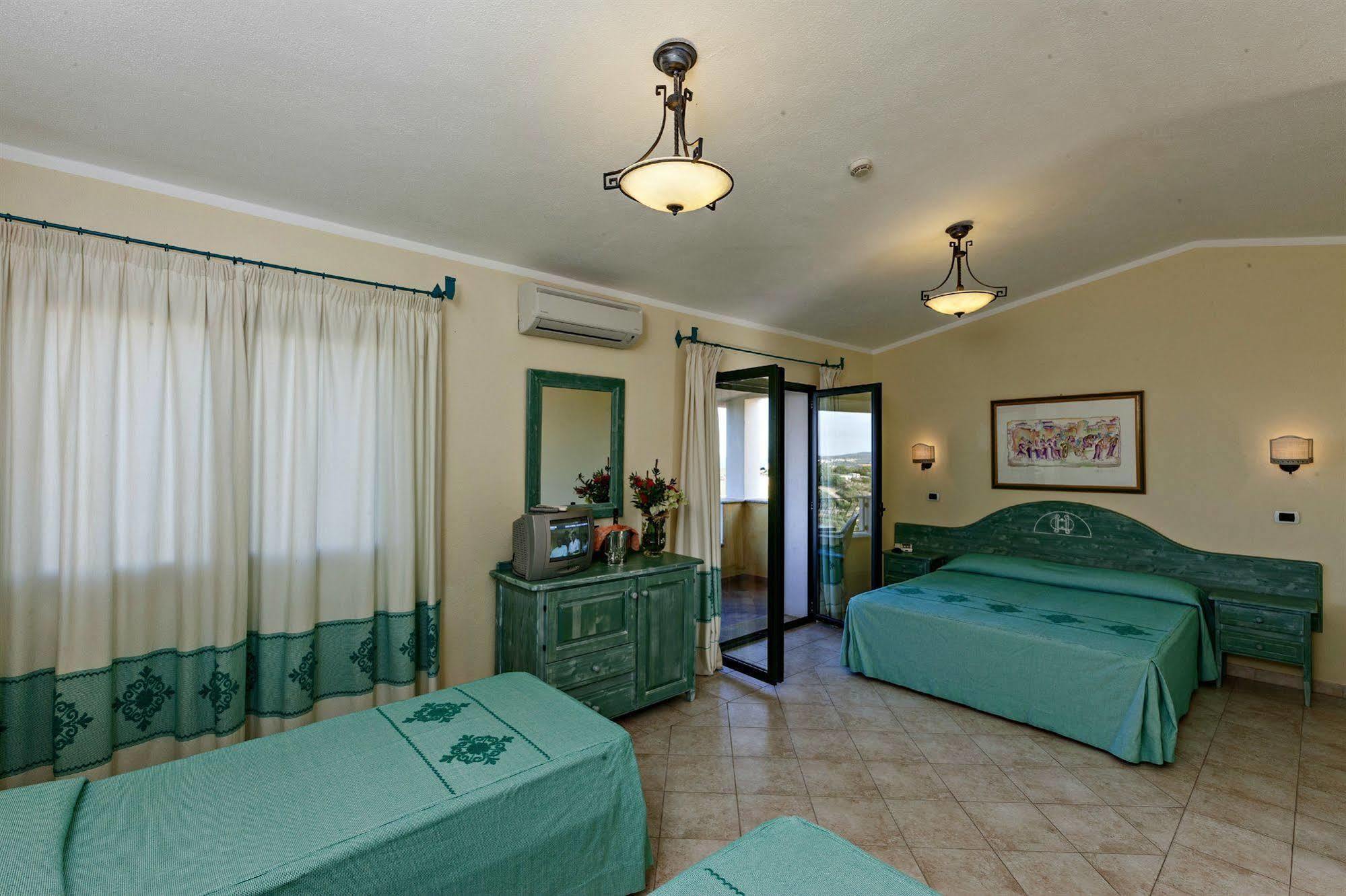 Club Hotel Baia Aranzos Golfo Aranci Extérieur photo