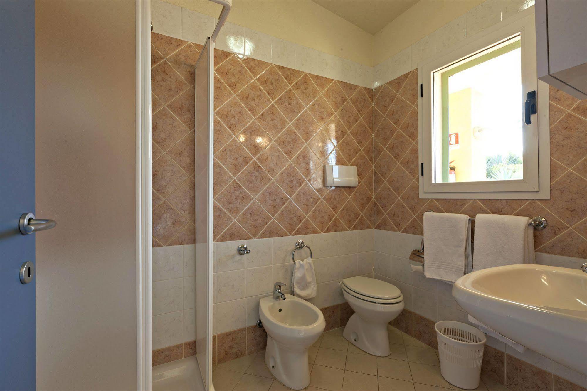 Club Hotel Baia Aranzos Golfo Aranci Extérieur photo